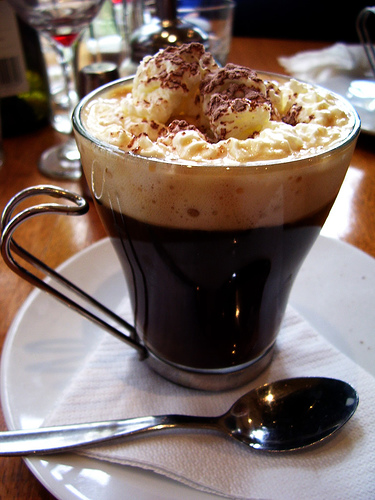 Čokoladni desert - bečka kafa