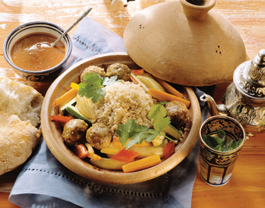 Couscous sa janjećim okruglicama i povrćem