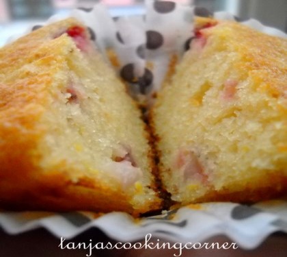 Muffini s jogurtom i jagodama