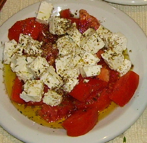 Salata od paradajza sa feta sirom