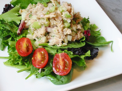 Salata s tunjevinom