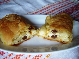 Pita od vrhnja i grožđica
