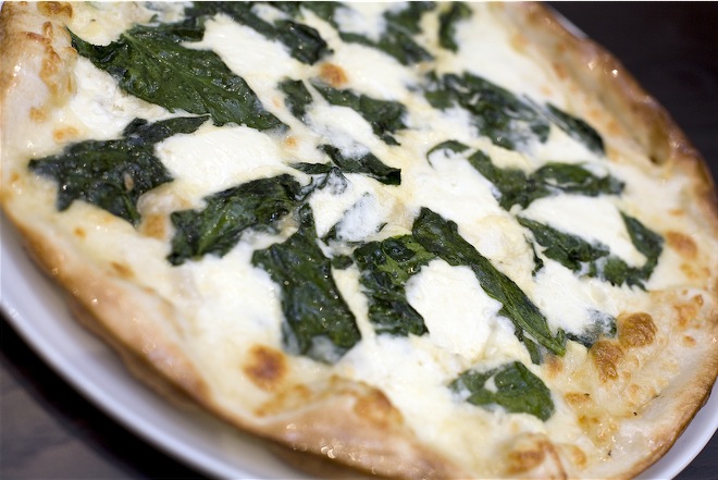 Pizza sa špinatom
