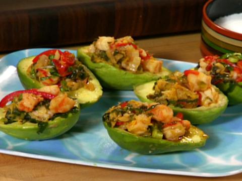 Punjeni avokado